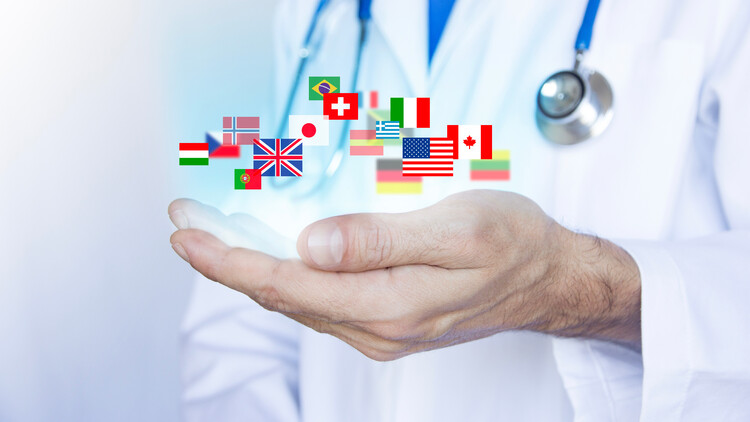 Sprachen patienten arztpraxis empfang behandlung Adobe Stock 235119880
